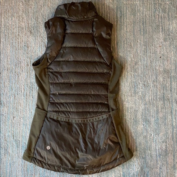 LuluLemon Down For A Run Vest •worn only once• - Picture 2 of 3
